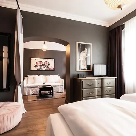 Wuerzburger Hof **** Hotel 4*